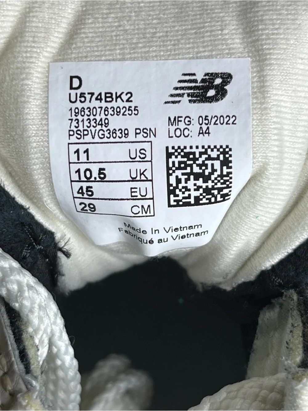 Men’s New Balance 574 Classic Black & White Running Sneakers - US M11
